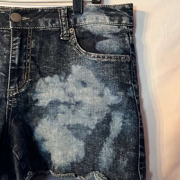 Forever21 Blue Denim Shorts Size 12 - Picture 2 of 6